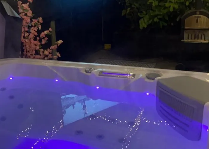 The Mountain View Log , Attymass Ballina Feriehus *